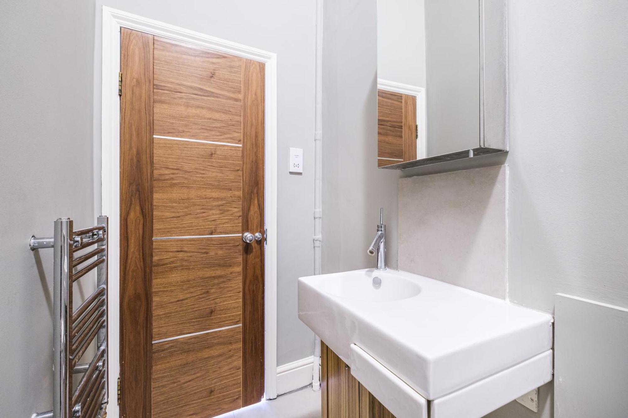 Sunny Corner Apartment In Center Of Лондон Екстериор снимка